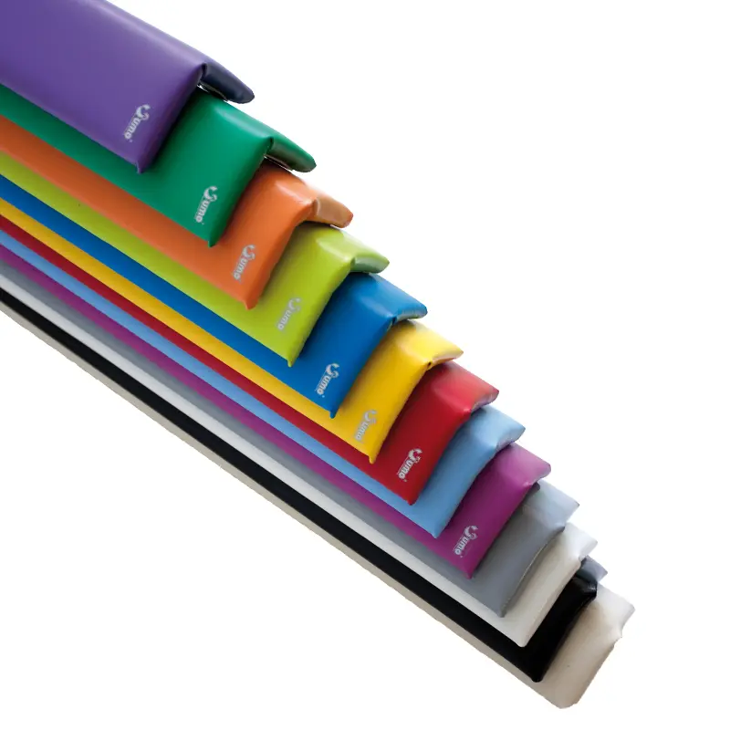 Protección cantonera - Autoadhesiva 120x7x7 cm