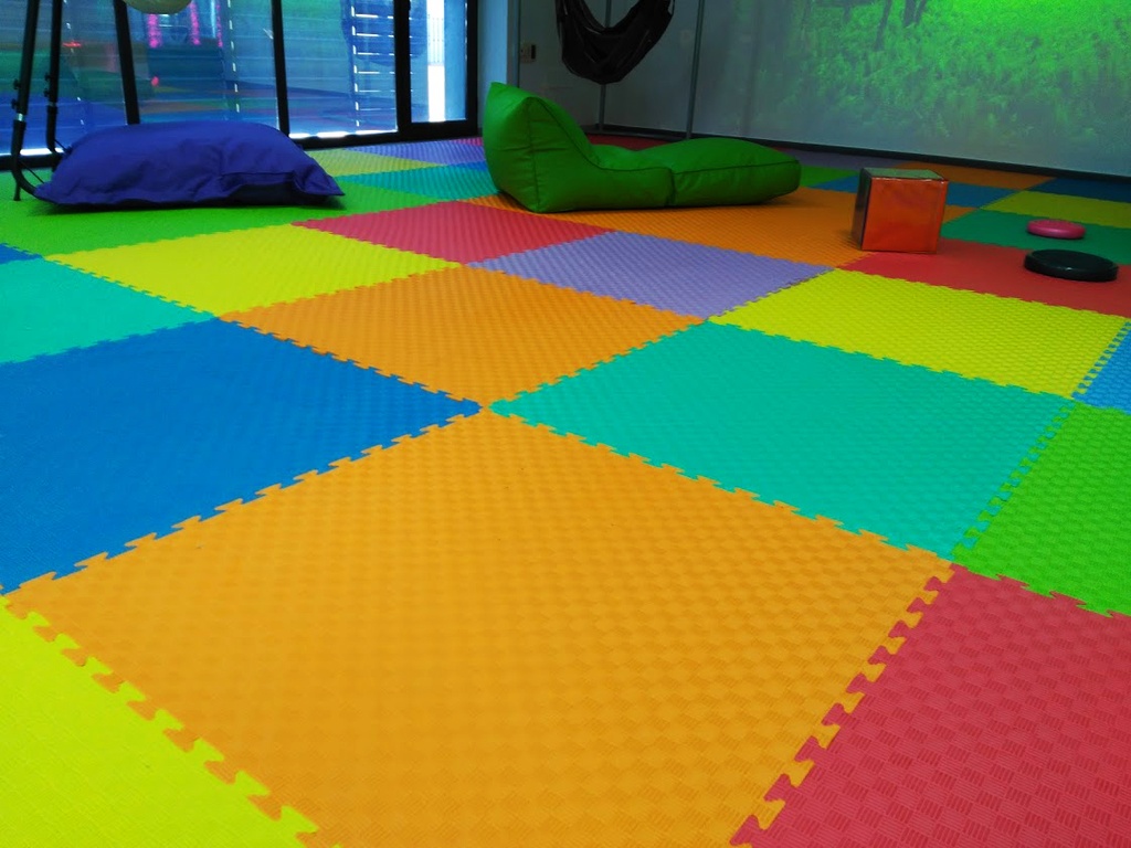 Protecciones de suelo de colores 100 x 100 x 1cm