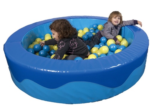 [243] Piscina de bolas redonda